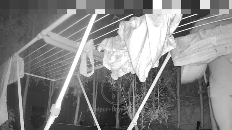 AmateurMates: Temiz çamaşırlar, edepsiz düşünceler - iki bicurious düz arkadaş, Jules ve Simon, çamaşırları...