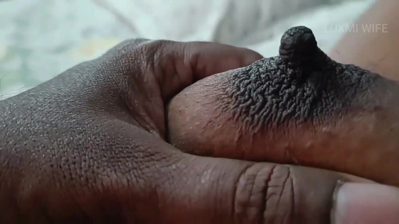 Luxmi Wife: Nude massagem para esposa por vizinho - 5