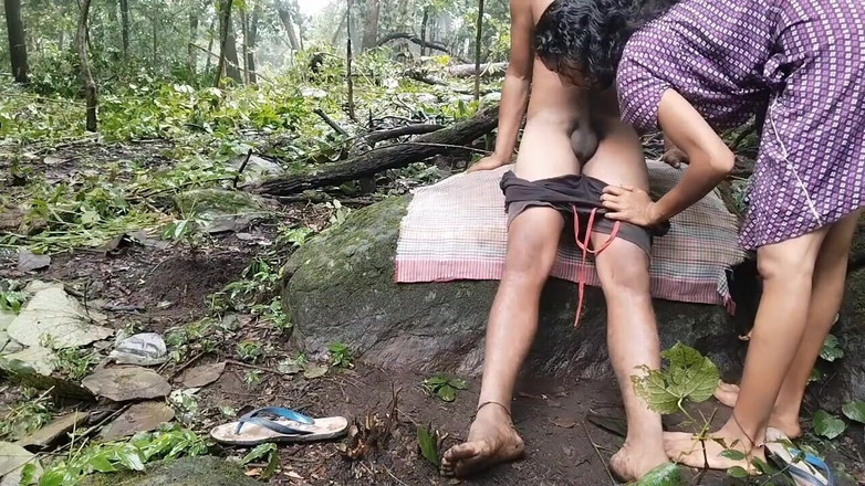 Graju1244: Adik tiri ngentot dan nyepong kontol hitam abang tirinya di...