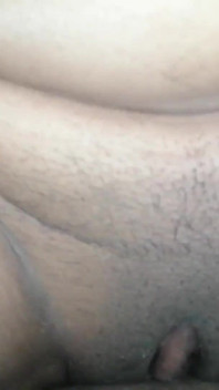 Kesan Pancutan muka Bhabhi Desi Berselindung Selepas Seks Yang Baik