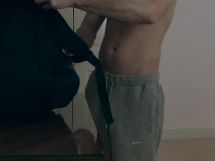 UK Naked Men: Si cewek rambut impian