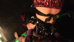 Tight little babes: Kurze haare, blondes zimmermädchen mit dicken titten wird tief penetriert