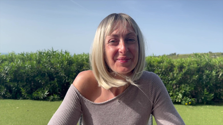 Video Porno One: Lena, 40-year-old MILF From Tours!