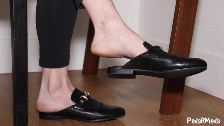 PedsRMeds: Brandy Elliott Dangling Her Mules