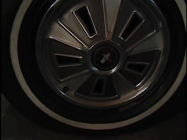 Hot Sex Party: Skupina chlapů šuká nadrženou blonďatou ženu v tomto gangbangu