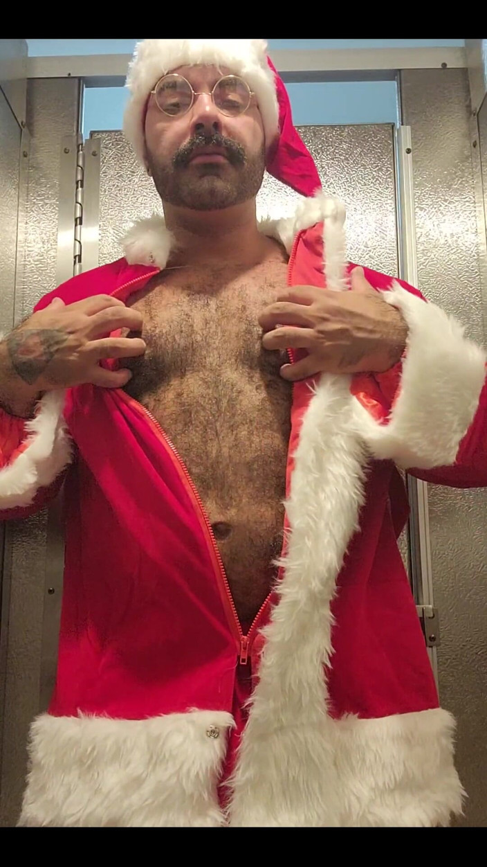 Lobo: Santa tiene un poco juguetón en el baño ...
