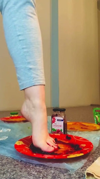 Food Foot Play