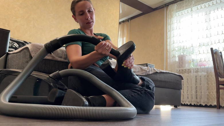 Hottie goddess: Foot Vacuum Boot Bliss