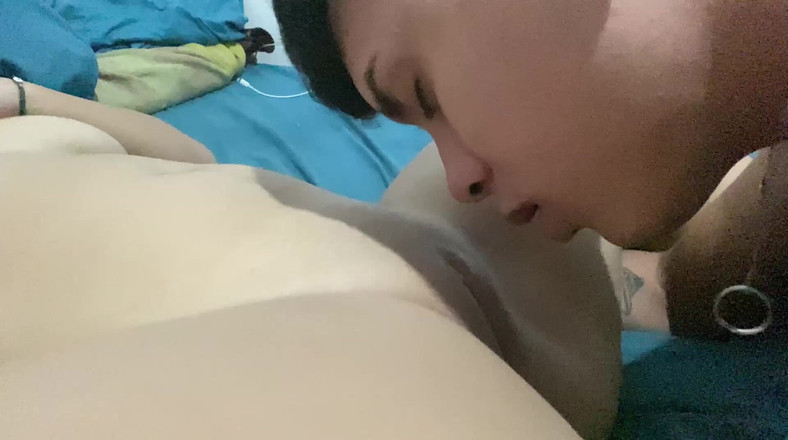 mackencie29: 의붓아빠가 내 질을 따먹어
