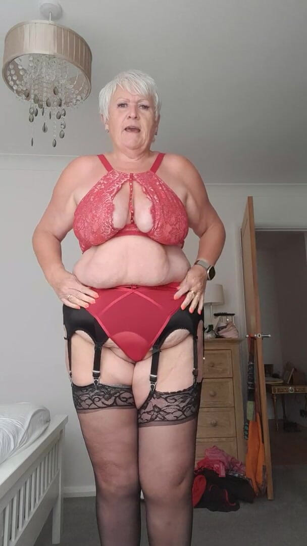 Uk Joolz: Loving my new lingerie
