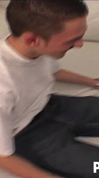 巨乳ポルノスター継母Katanyaブレードは継息子をファック