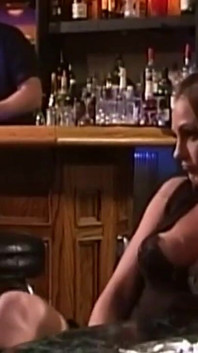 Seks seven orta yaşlı seksi kadın kucak dansı yaptıktan sonra amını ve götünü siktiriyor