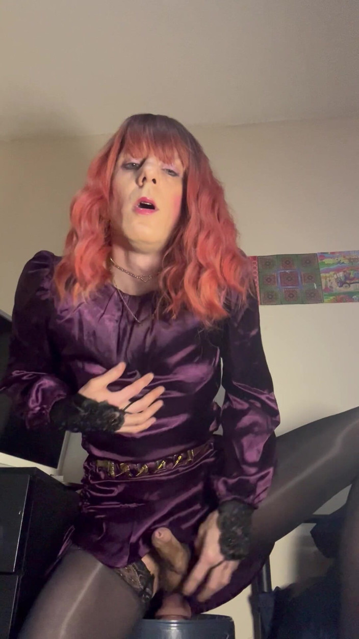 Jessica silk: Jess Silk călărește vibratorul