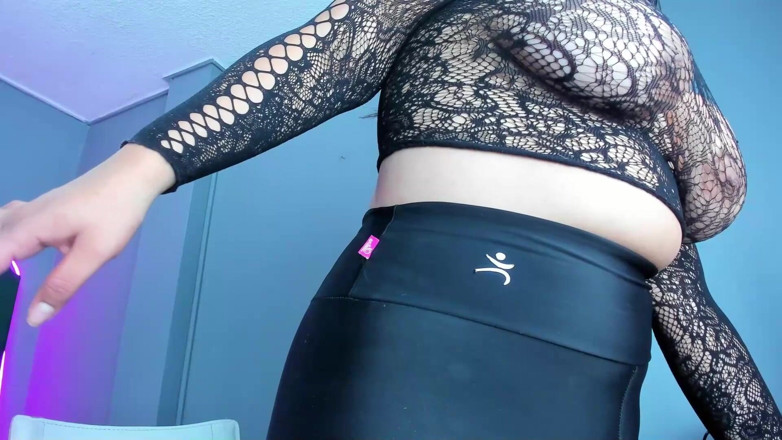 Latin webcam: Latina with Huge Natural Tits Wants You to Fuck Her...