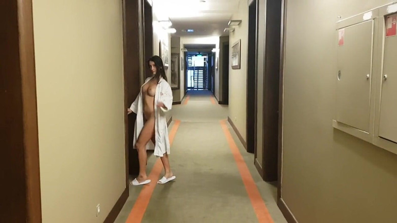 SweetButtocks: I Go to the Hotel Room