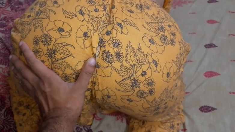 RedQueenRQ: Teman lelaki India meninggalkan teman wanitanya selepas melihatnya panas