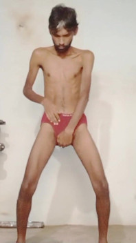 Rajesh Playboy 993 Mostrando Nalgadas En El Culo Masturbándose La Polla Y Corriéndose