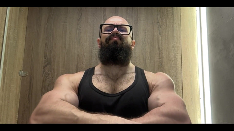 Mister Stone: Sie beobachten. Ich erlauben es. Genießen Sie die Aussicht. Es...