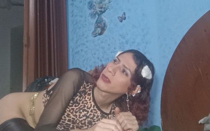 Femboy from Colombia: 最後の瞬間は、すべてを与える最高の瞬間です