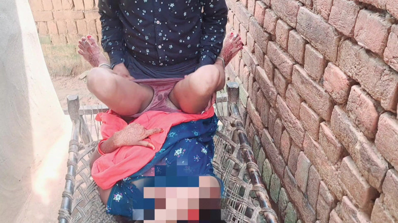 Trilokinath: Si jalang India di luar rumah dikongkek pepek oleh teman...