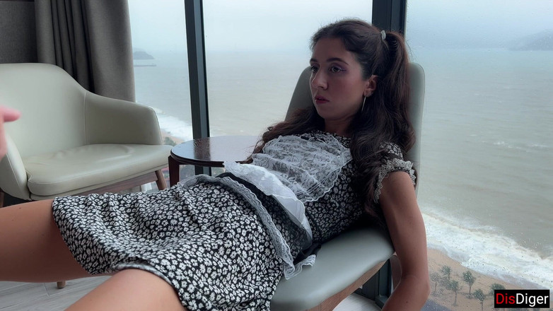 Dis Diger: Hora de congelar con mucama hotel room service enorme preñada