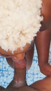 Szczęśliwa dziewczyna slurp bogini - murzynka gardło koza daje najlepszy niechlujny sex oralny