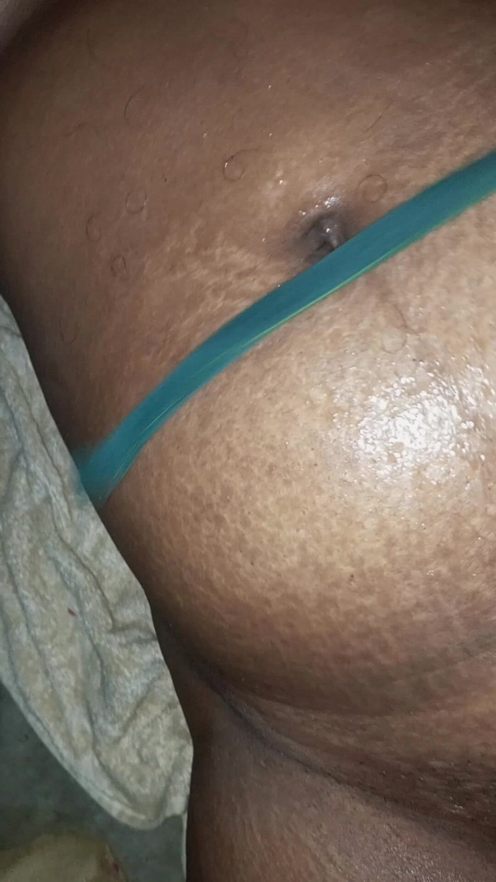 Auntixxx69: Wow, hari ini ayah tiri menjilat pepek saya