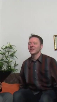 W biurze z dwiema sukami