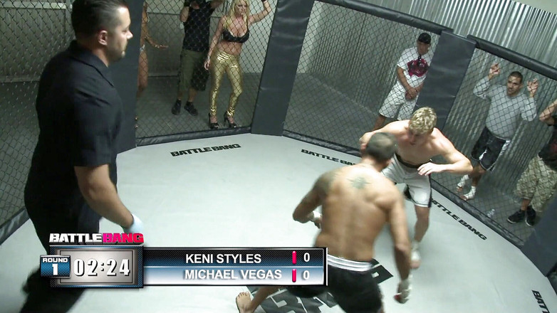 Lucky Cooch: Kotak cinta jalang yang gembira kelihatan kecil penuh dengan pancutan...