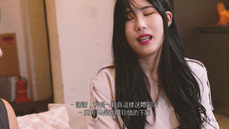 Fewoovcom: Seorang isteri lucah yang menangkap suaminya semasa era pembantu rumah