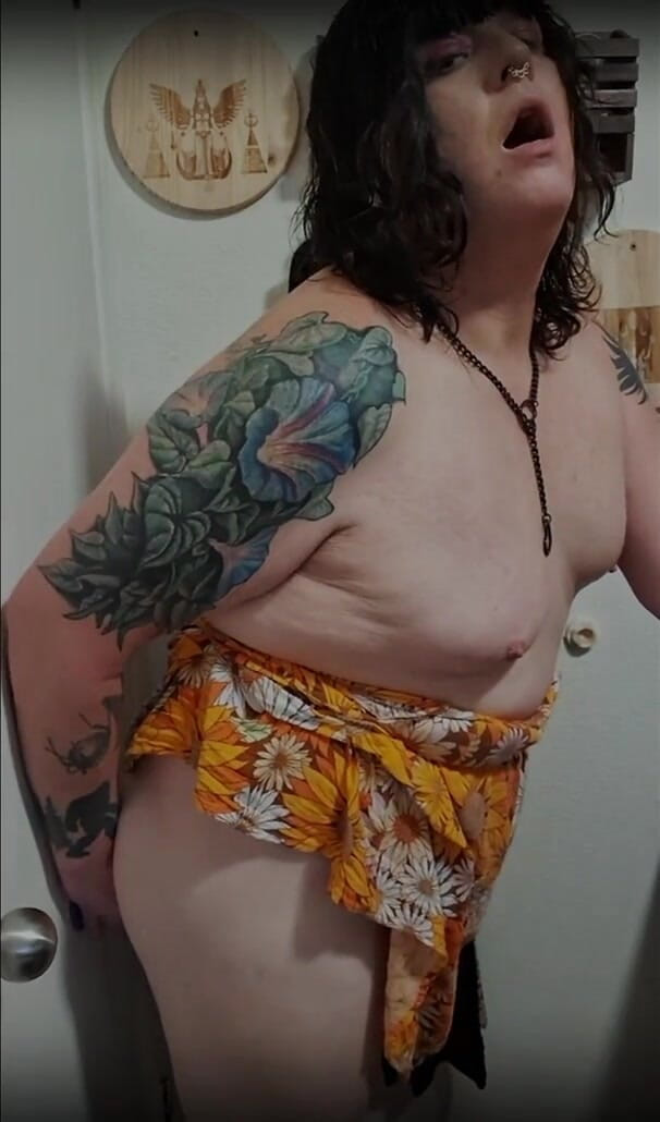 TheaRivers: Trans Sissy Thea Snění o nevlastním otce