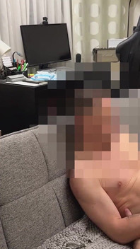 Broker straight married ngirim sms sama Mike waktu lagi kerja - disusul kencan di sofa dominan