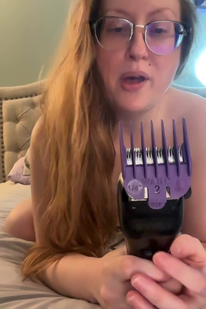 Honey Doll: Vlasy ostřížený fetiš! Trimming konce mých sexy, dlouhých vlasů