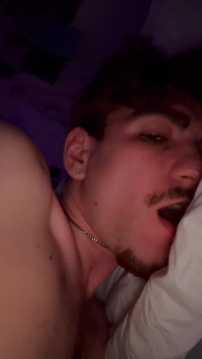 XLNicoo: 내 엉덩이를 가지고 노는 것은 샤워 중 사정으로 끝납니다.