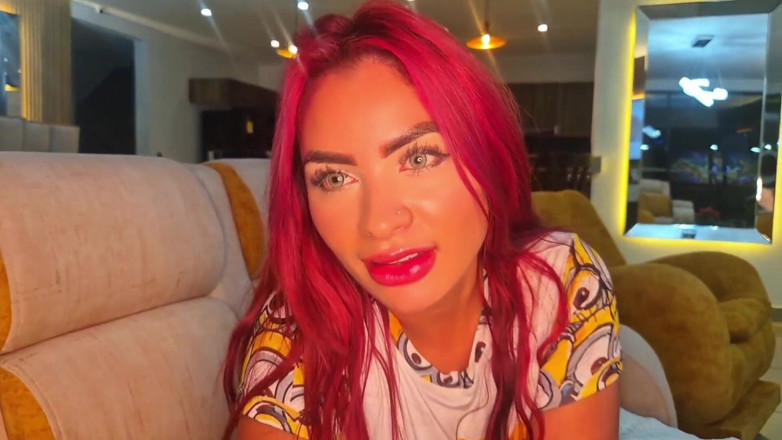 AlejandraPalacios: Provokuji svou cuckoldovanou nevlastní sestru, zatímco jezdím na penisu jejího...