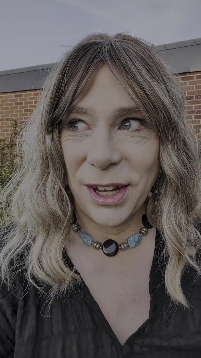 NikkiGee: Kencing di luar ruangan!