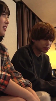 Cbareback Style Koiro: 질싸 사기꾼: 일대일 비공개 모임에서 남친에게 전화하면서 섹스를 했습니다.