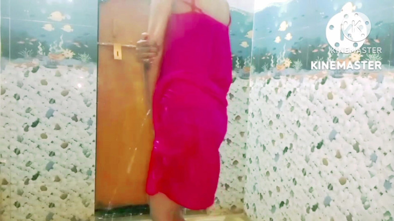 Ankurpriya000: Gorąca kąpiel przyrodnia siostra i gorące Bhabhi