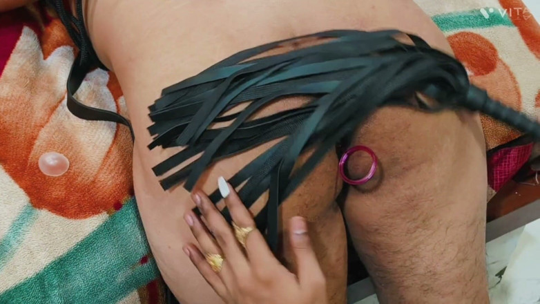 Indian Femboy: The Vibe: Penguasaan lembut dan penyerahan yang selesa