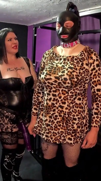 Sissy Chanel Hat Blas Prüfung Bei Ladylena / Xxl Dildo