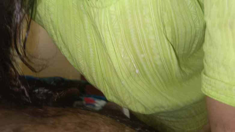 Apple baby: 家庭主妇与继兄弟骑乘