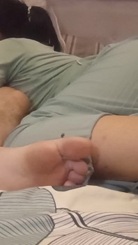 继父在我嘴里操我，让你进我嘴里，我吞下精液