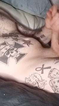 Sexy chlap si tak pěkně tře péro