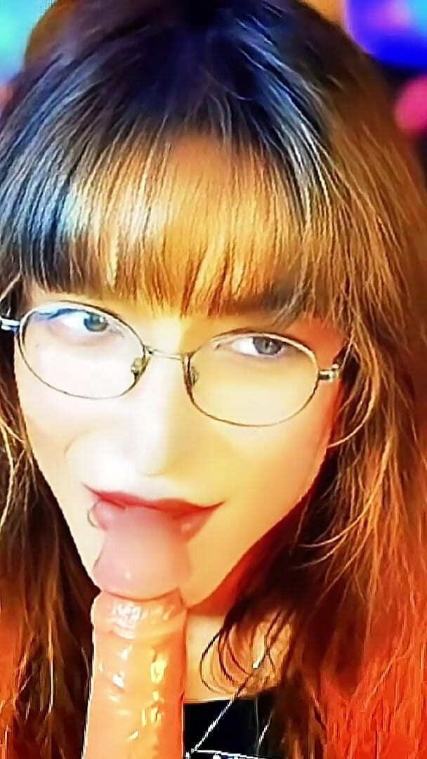 This Trans Girl Is the Cutest Cock Sucker Ever (Bella Roar)