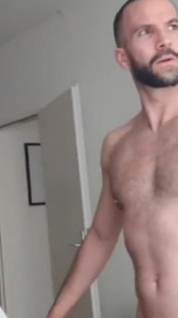 Pulchny tata zerżnięty od chudego mężczyzny. kremówka gay anal