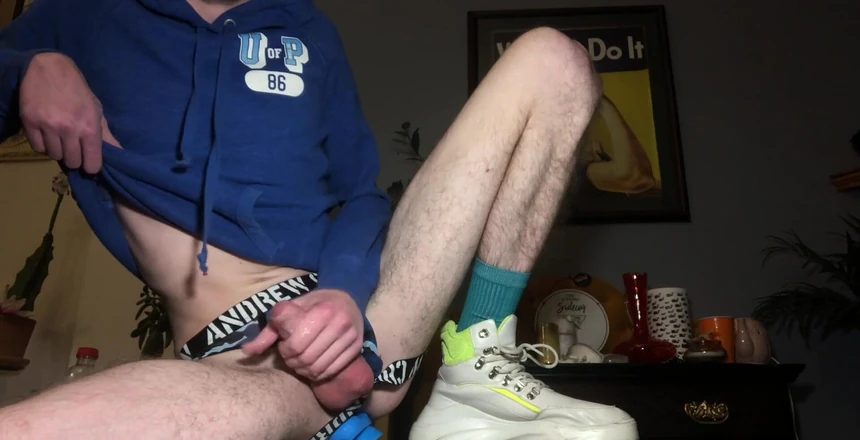 GhostCams: Кончаю с огромным дилдо в моей заднице