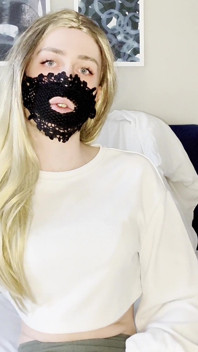 Magere tiener femboy wordt de eerste keer geneukt