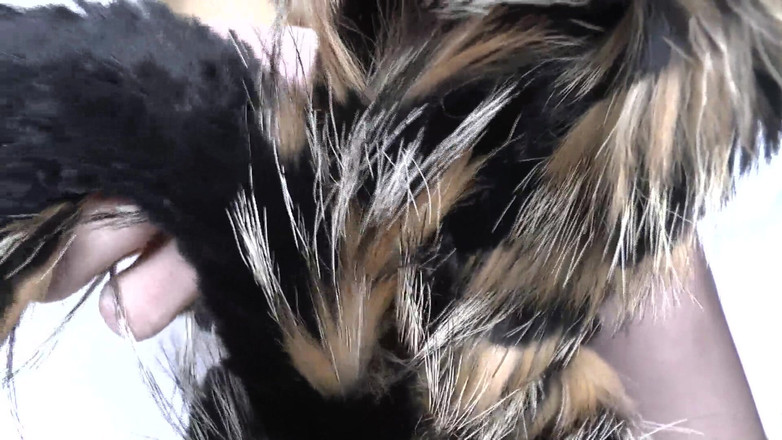 Lady Victoria Valente: Тренировка эякуляции: нюхание мехового шарфа и кончания, Леди Виктория Валенте