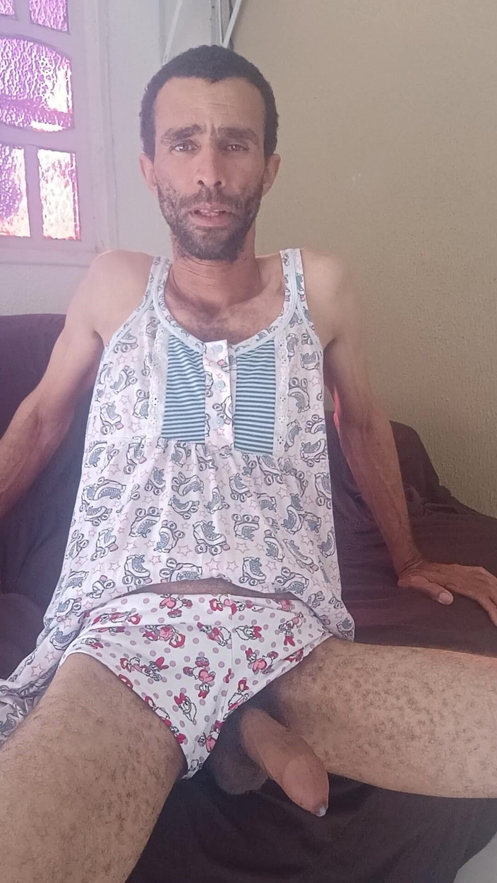 osmar1221: Masturbándose en la sala de estar hasta que me corro