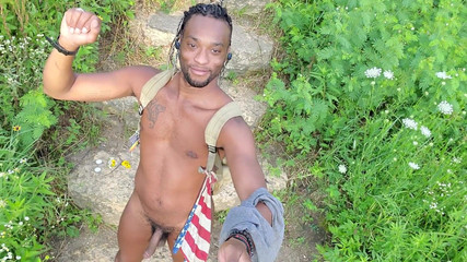 Kennie Jai: Kenniejai dışarıda çıplak dolaşıyor ve yakalanıyor